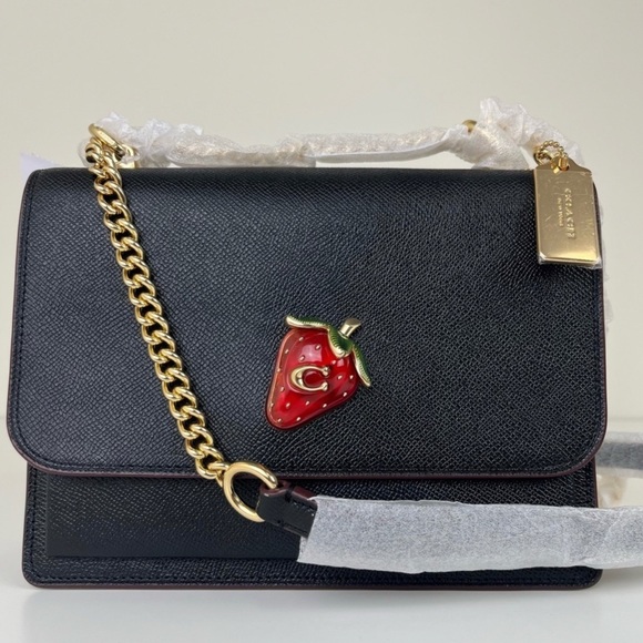 🌸NEW 🍓 COACH KLARE CROSSBODY WITH STRAWBERRY 🍓 WITH TAGS. - Picture 6 of 15